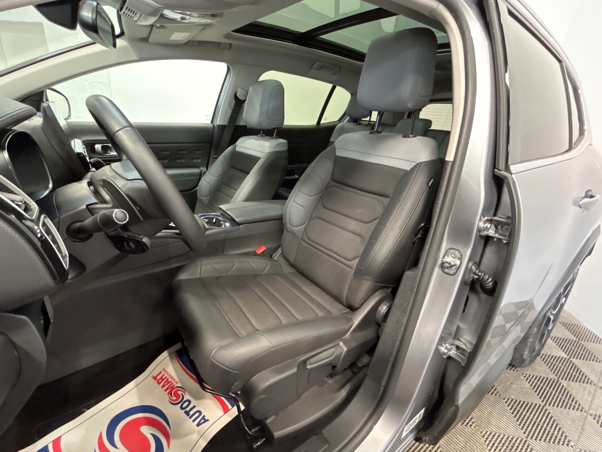 Photo 9 du véhicule CITROEN C5 AIRCROSS