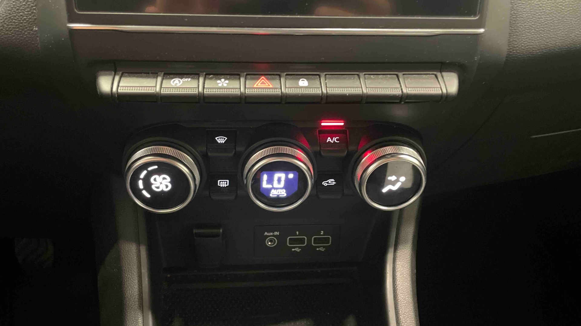 Photo 16 du véhicule RENAULT CAPTUR