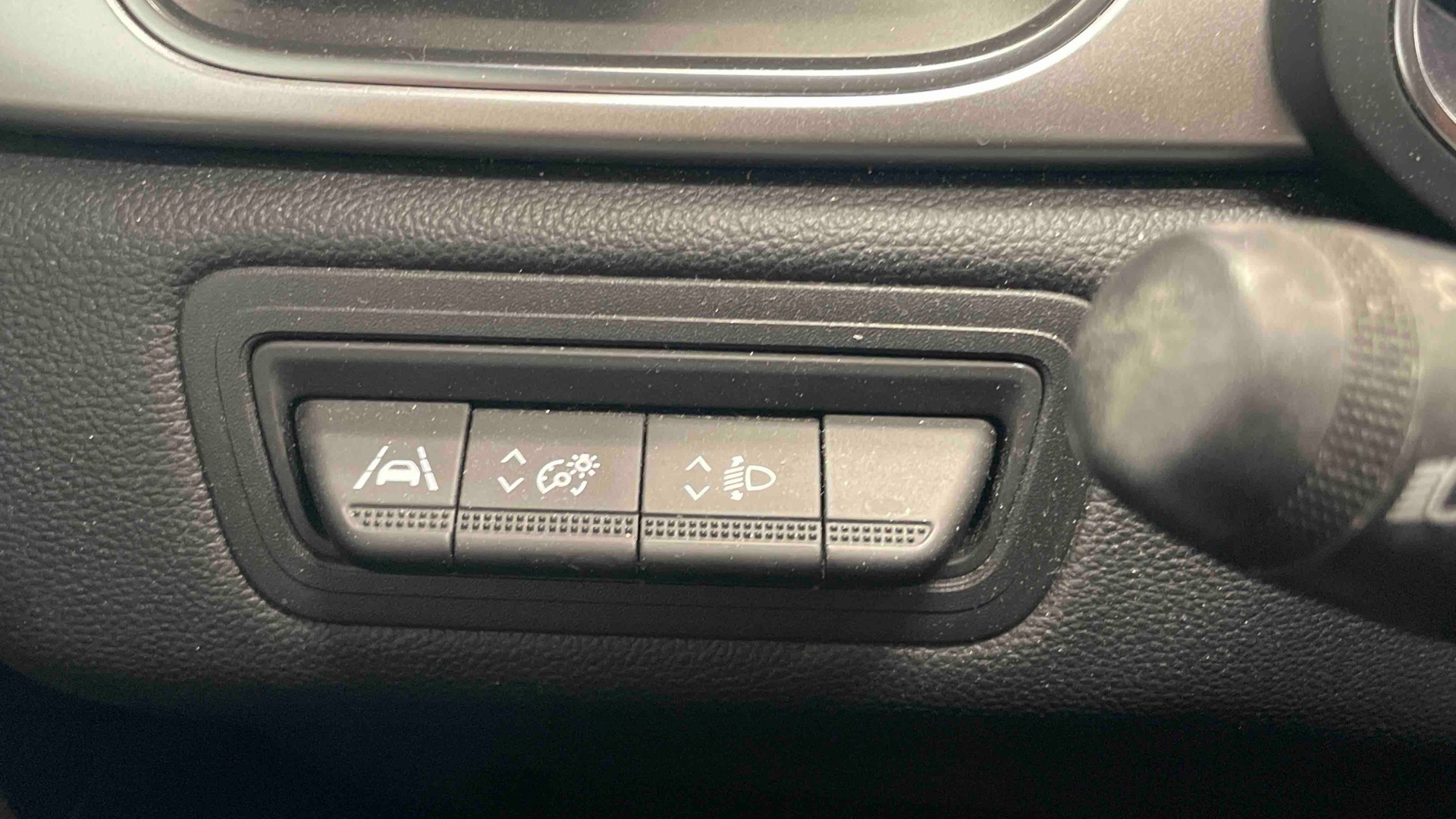 Photo 17 du véhicule RENAULT CAPTUR