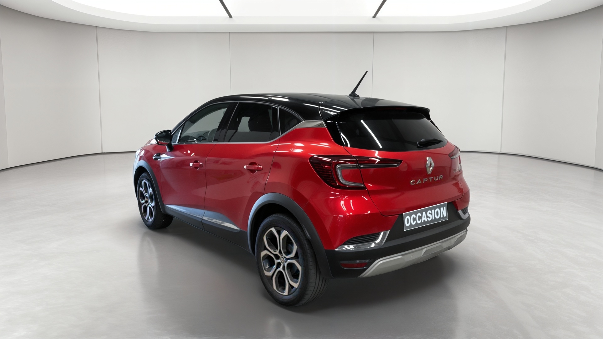 Photo 4 du véhicule RENAULT CAPTUR