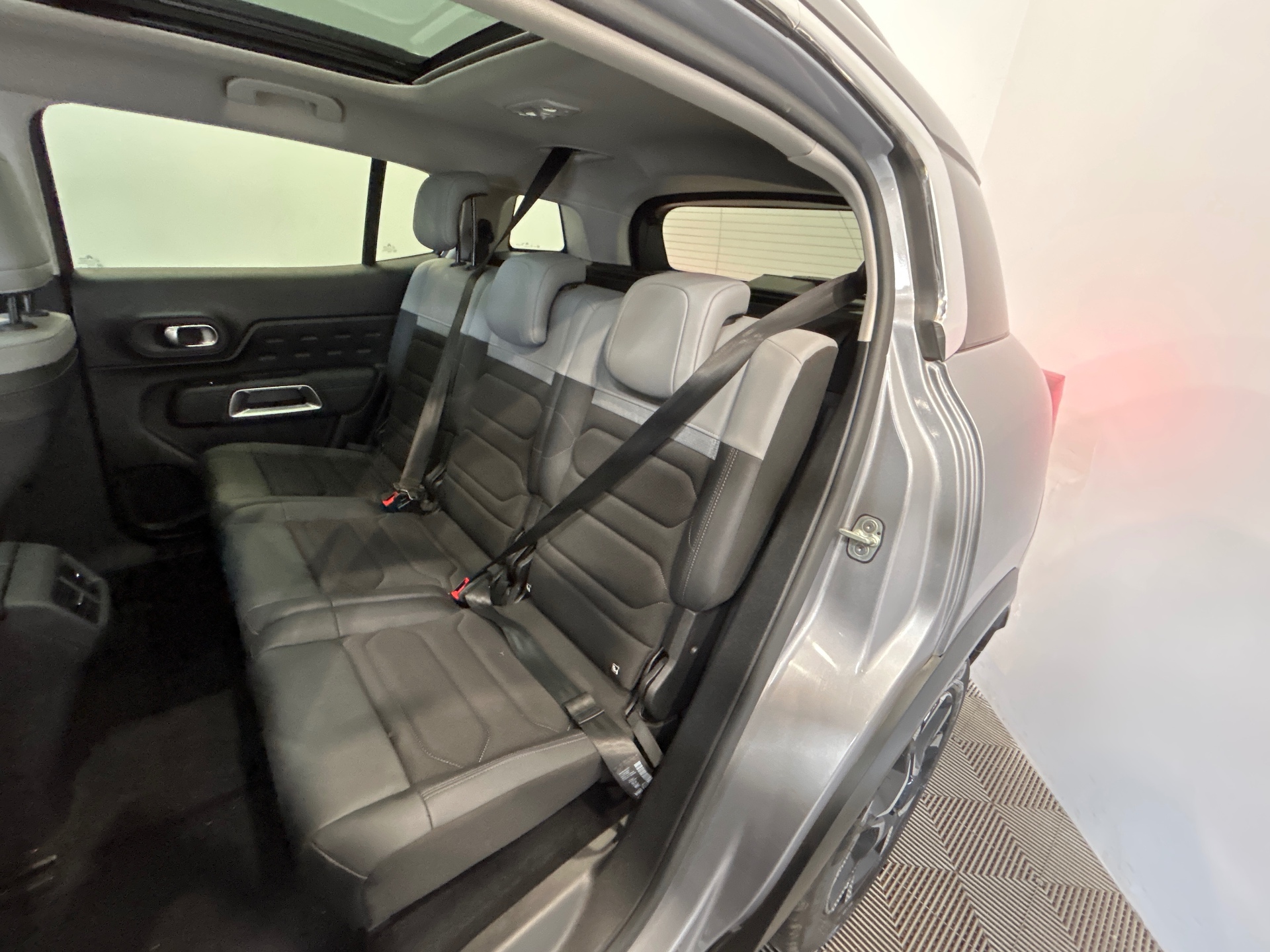 Photo 10 du véhicule CITROEN C5 AIRCROSS