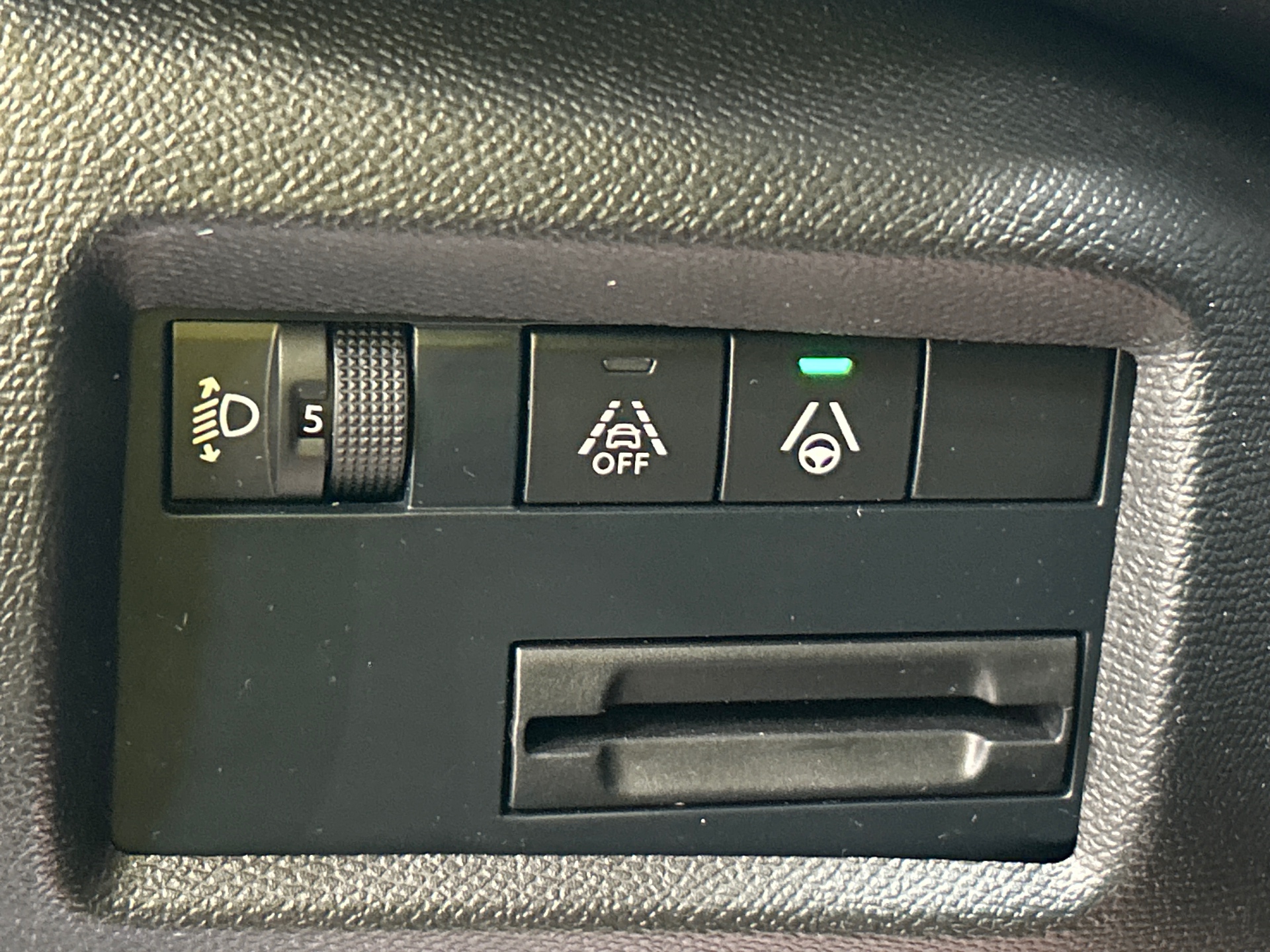 Photo 33 du véhicule CITROEN C5 AIRCROSS
