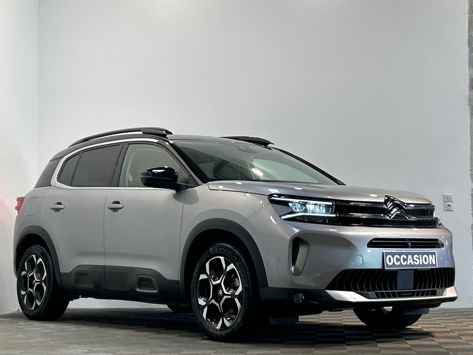 Photo 2 du véhicule CITROEN C5 AIRCROSS