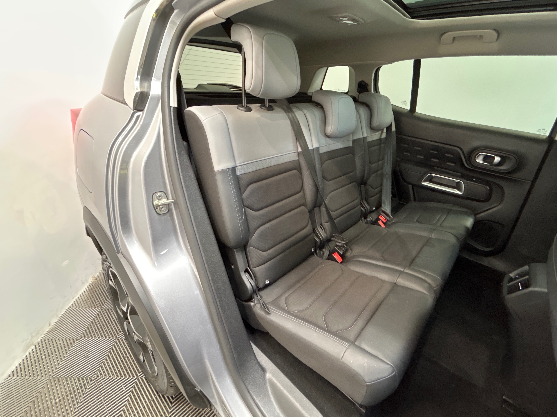 Photo 42 du véhicule CITROEN C5 AIRCROSS