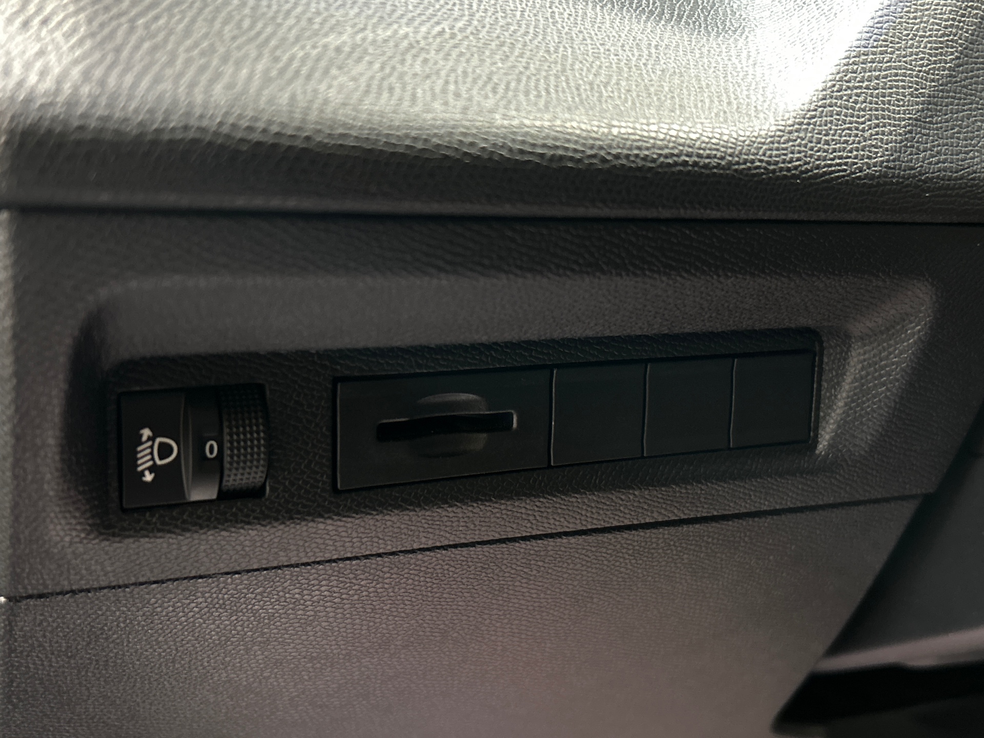 Photo 32 du véhicule PEUGEOT 308