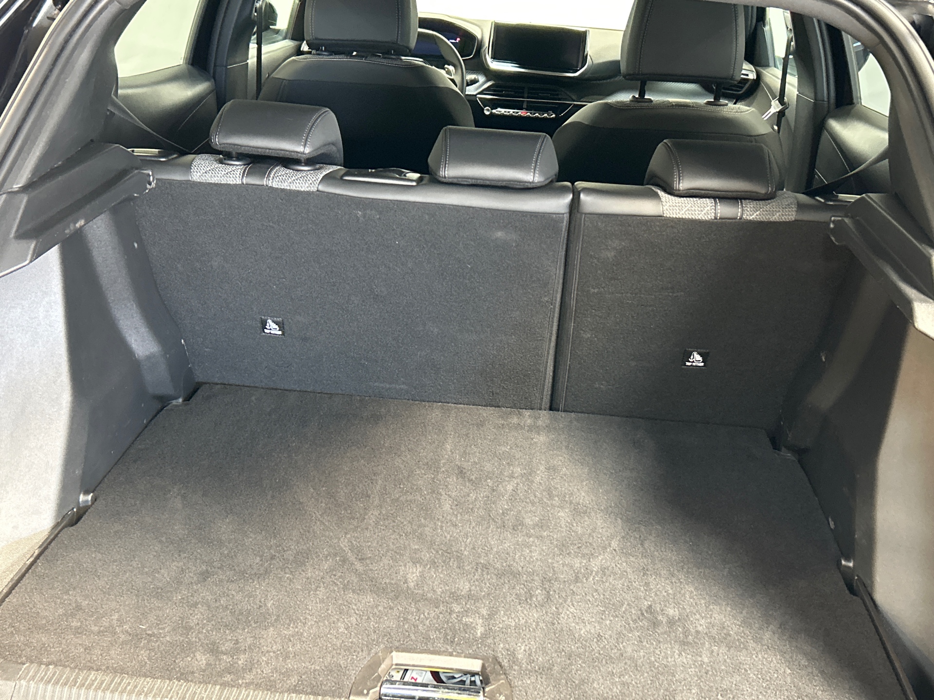 Photo 40 du véhicule PEUGEOT 2008