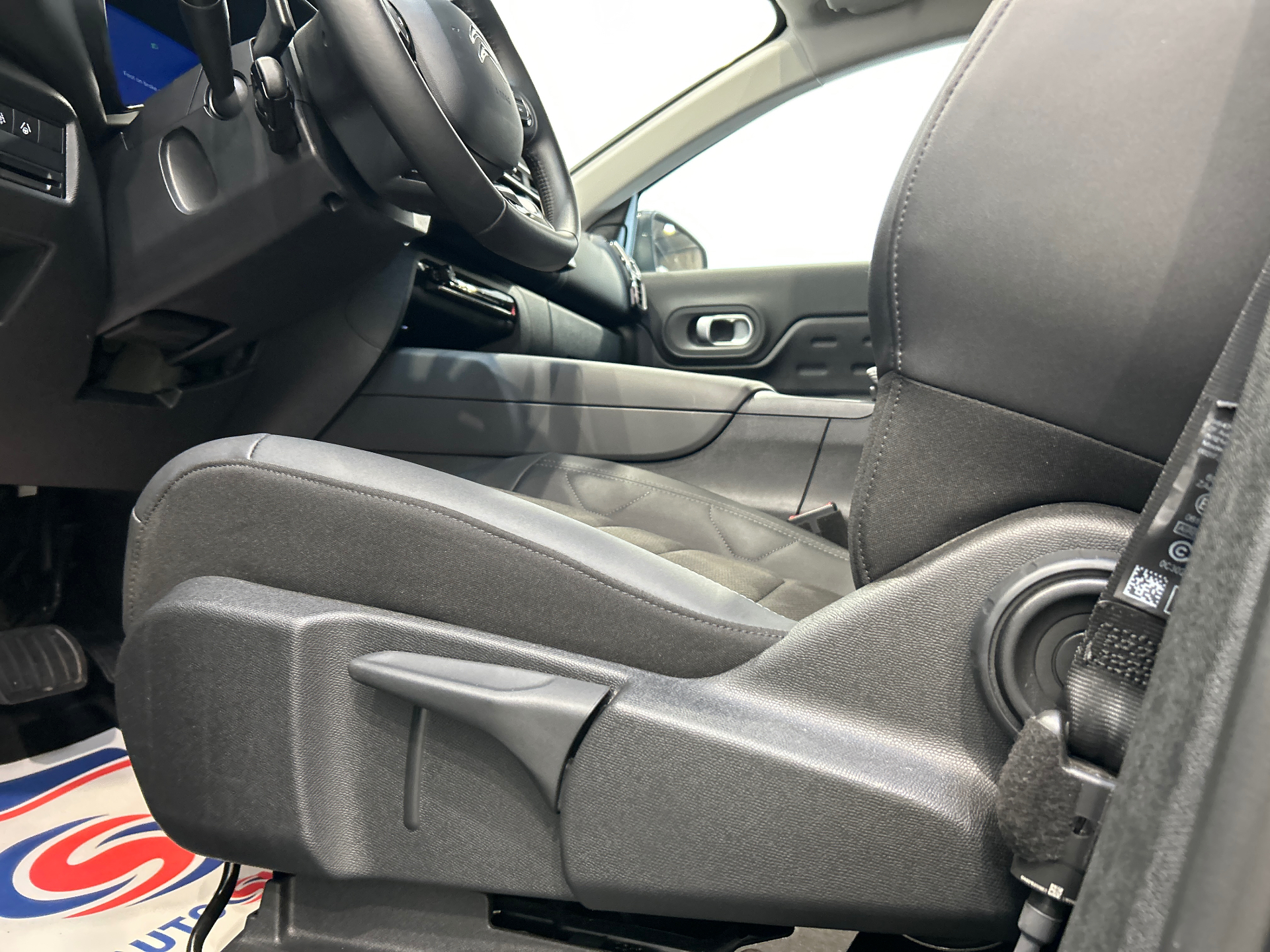 Photo 33 du véhicule CITROEN C5 AIRCROSS