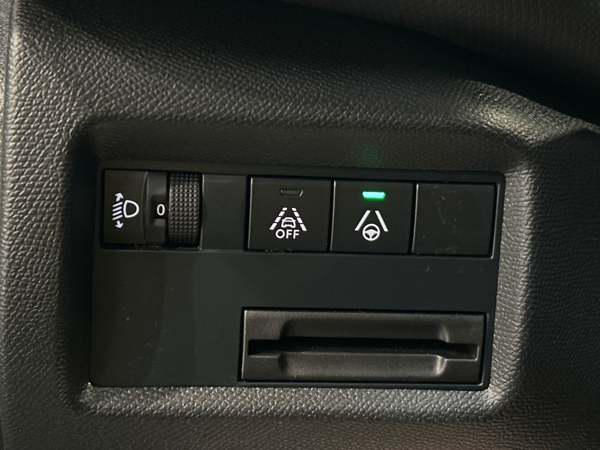 Photo 32 du véhicule CITROEN C5 AIRCROSS