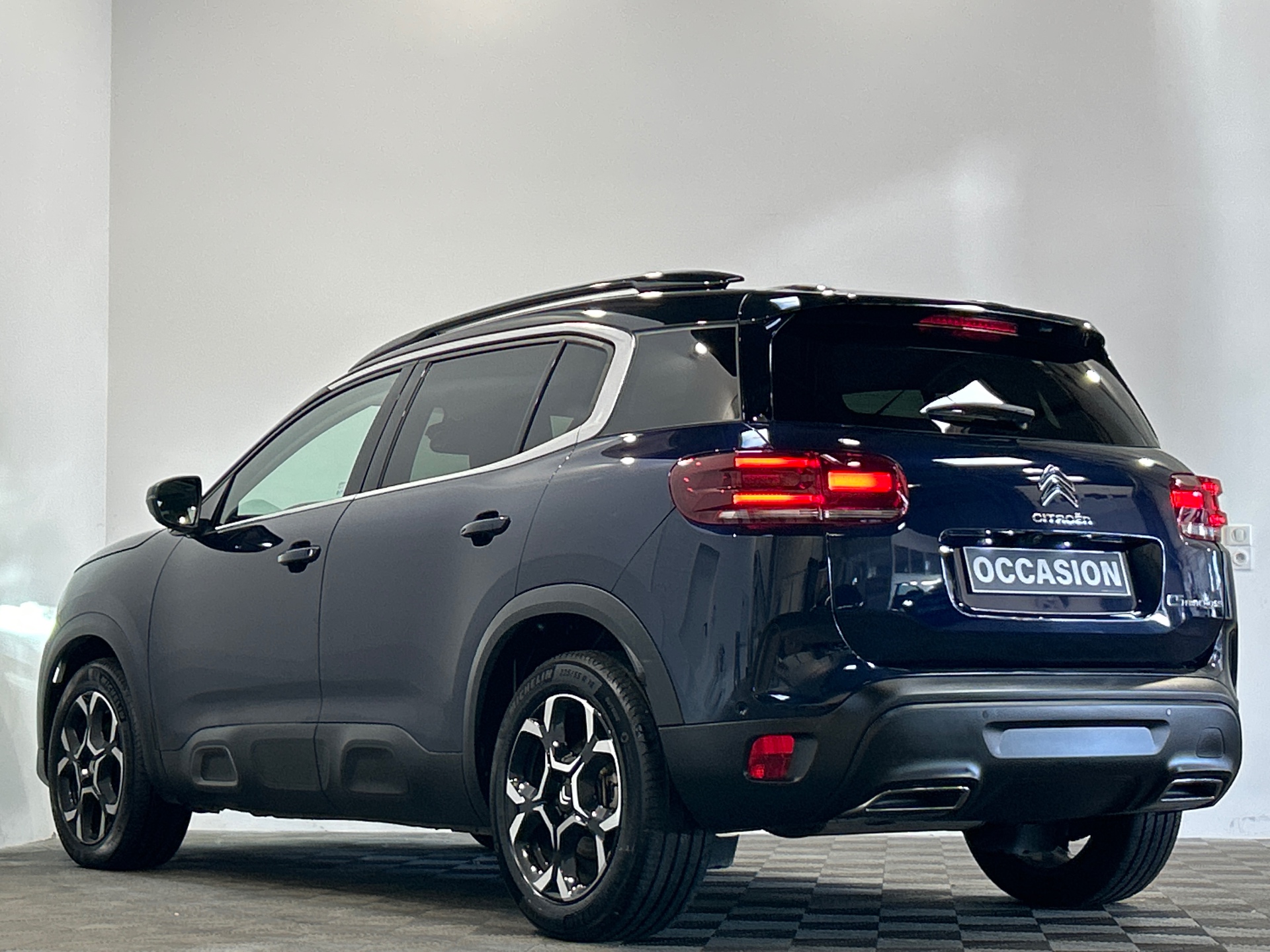 Photo 4 du véhicule CITROEN C5 AIRCROSS