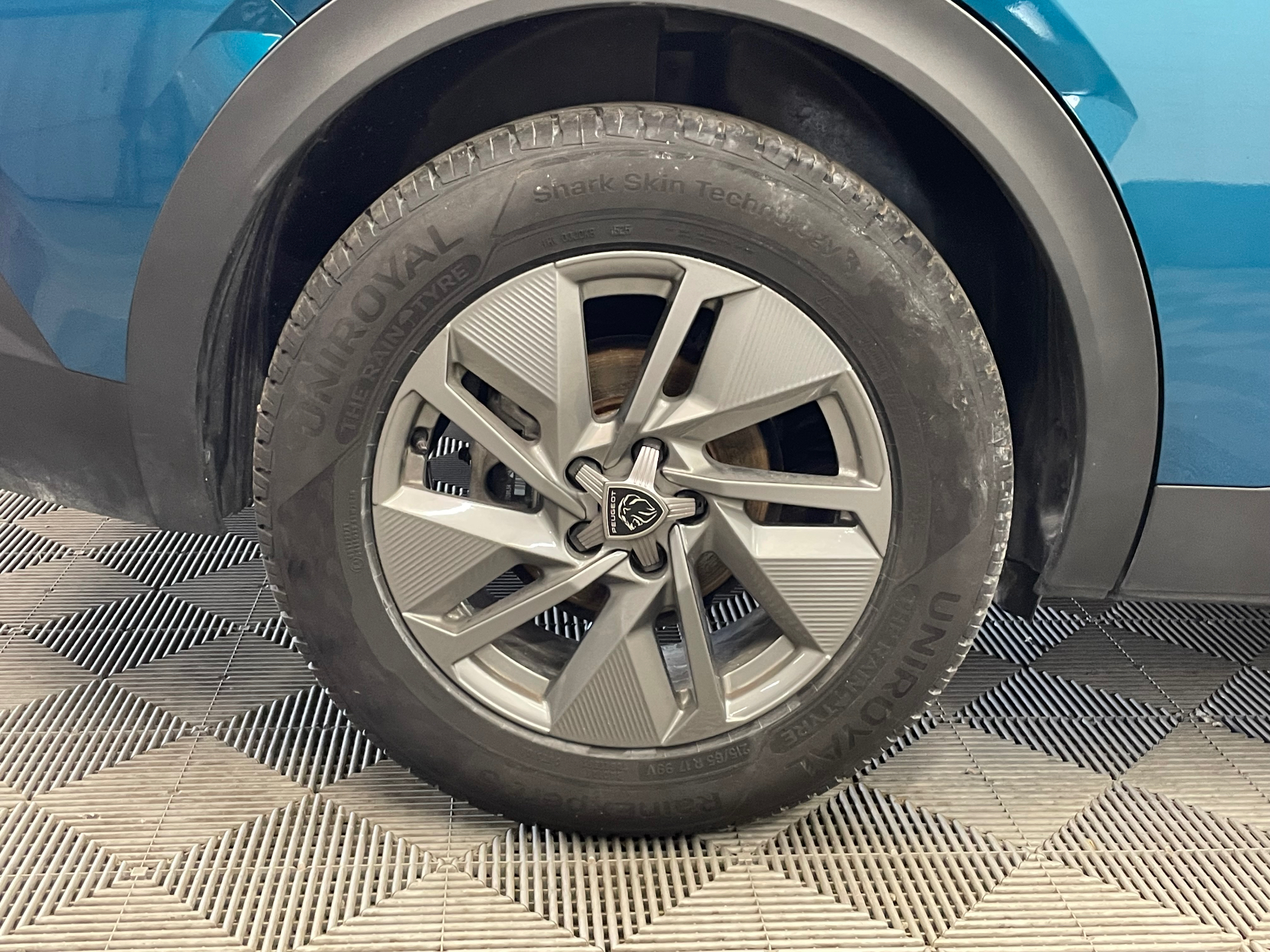 Photo 32 du véhicule PEUGEOT 408