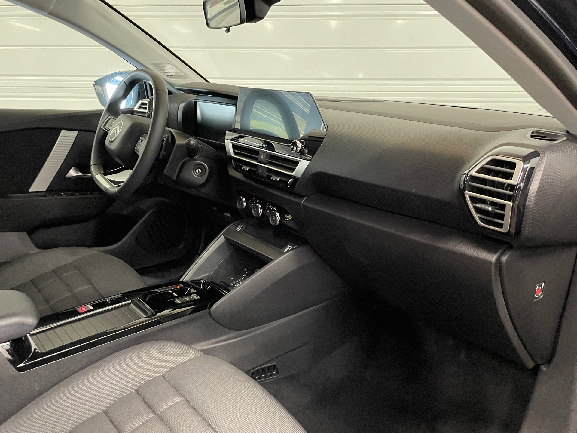 Photo 9 du véhicule CITROEN C4