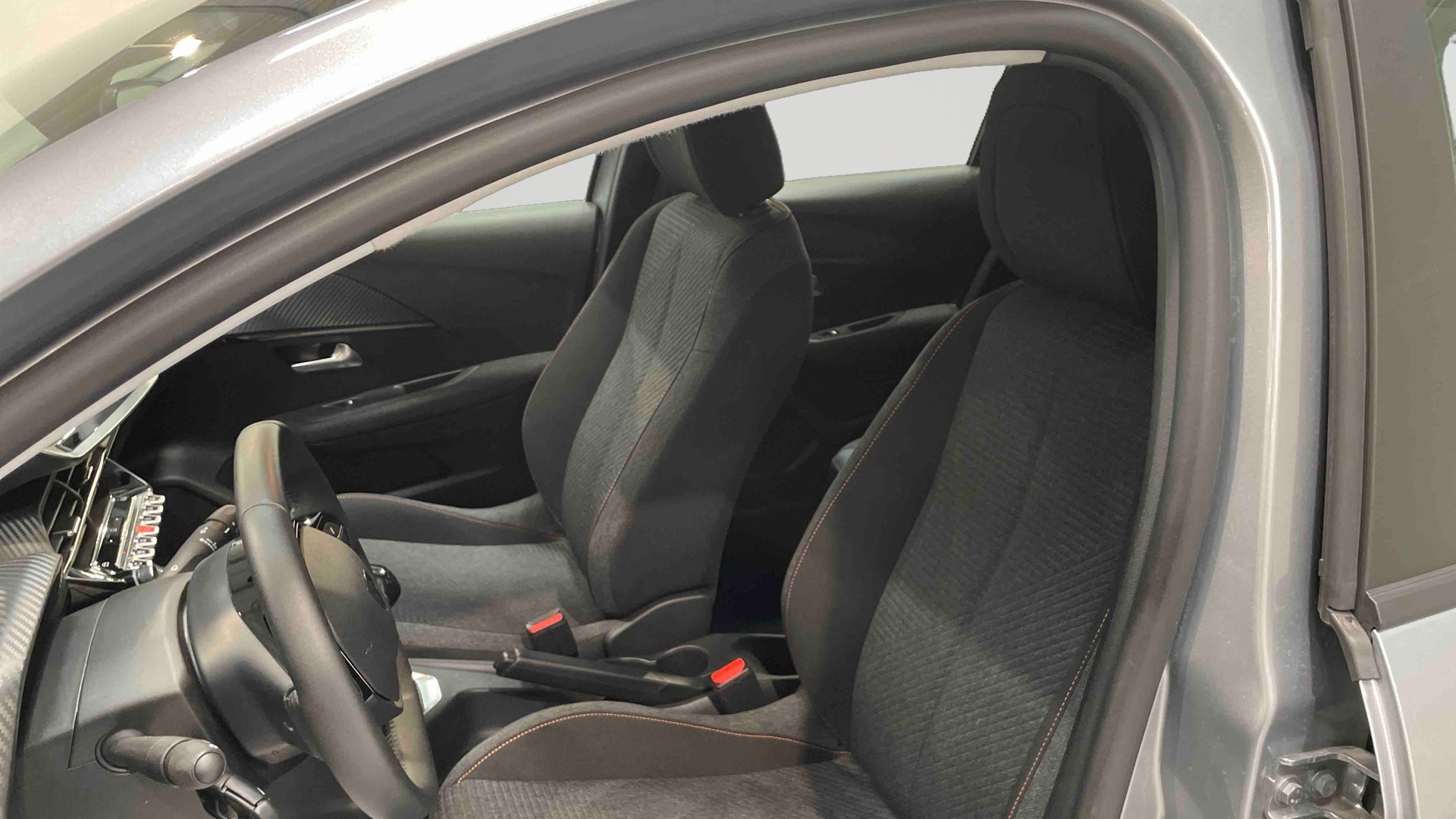 Photo 9 du véhicule PEUGEOT 208