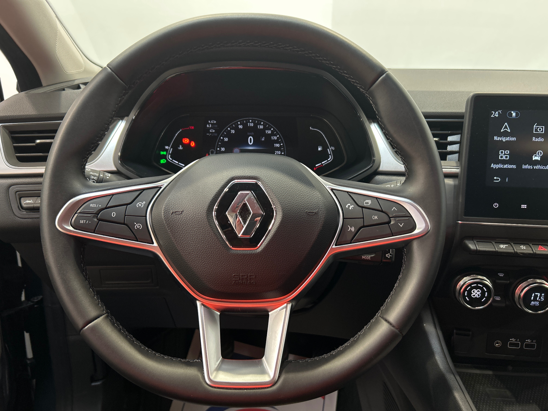 Photo 11 du véhicule RENAULT CAPTUR