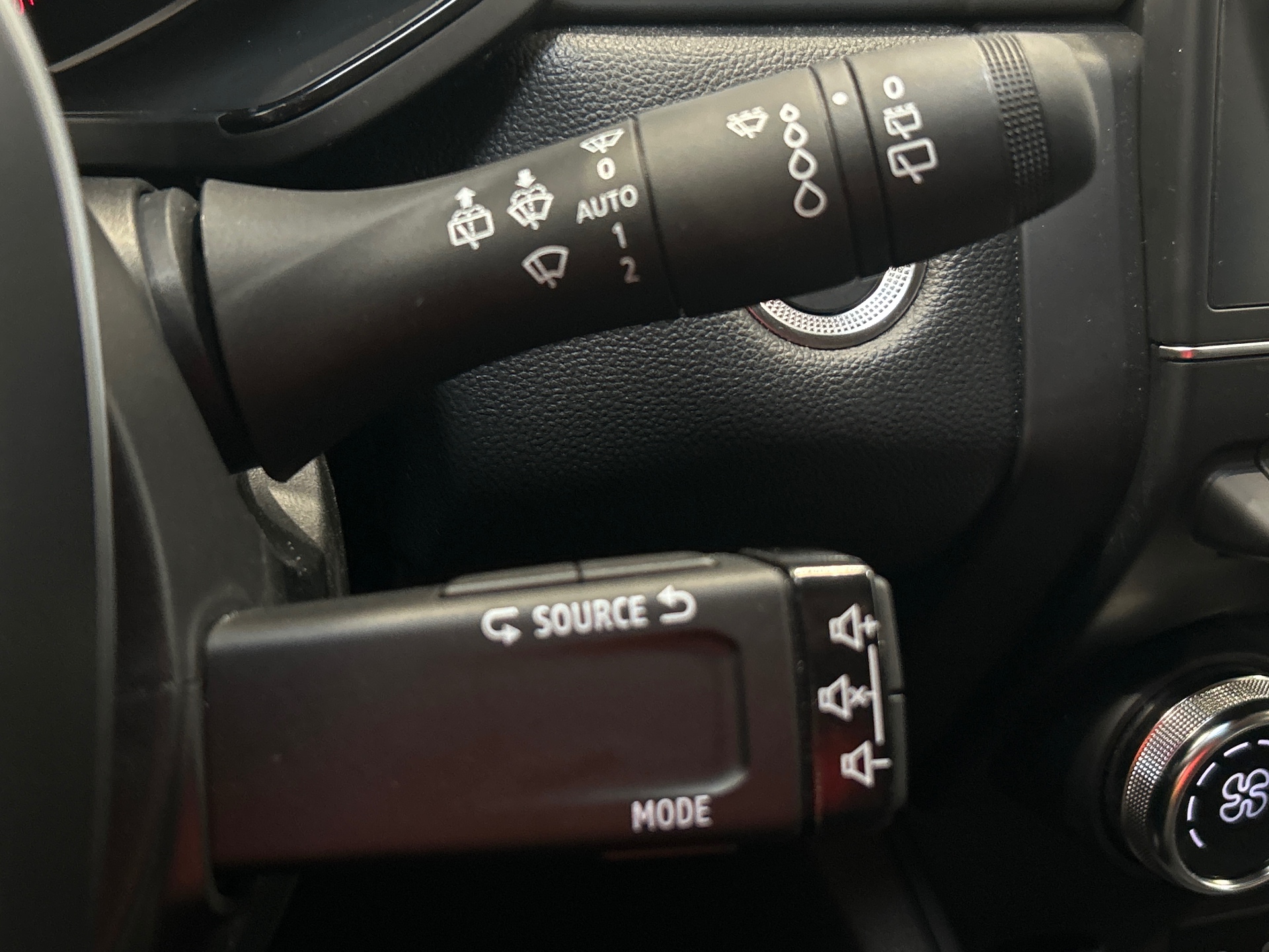 Photo 25 du véhicule RENAULT CAPTUR
