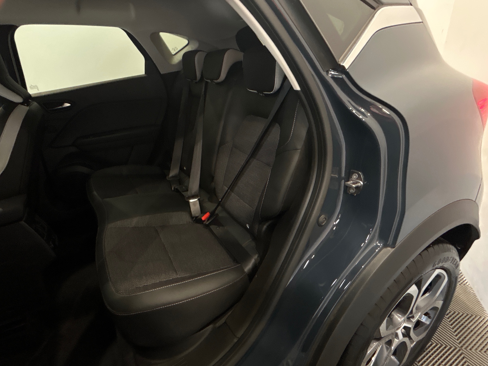 Photo 10 du véhicule RENAULT CAPTUR