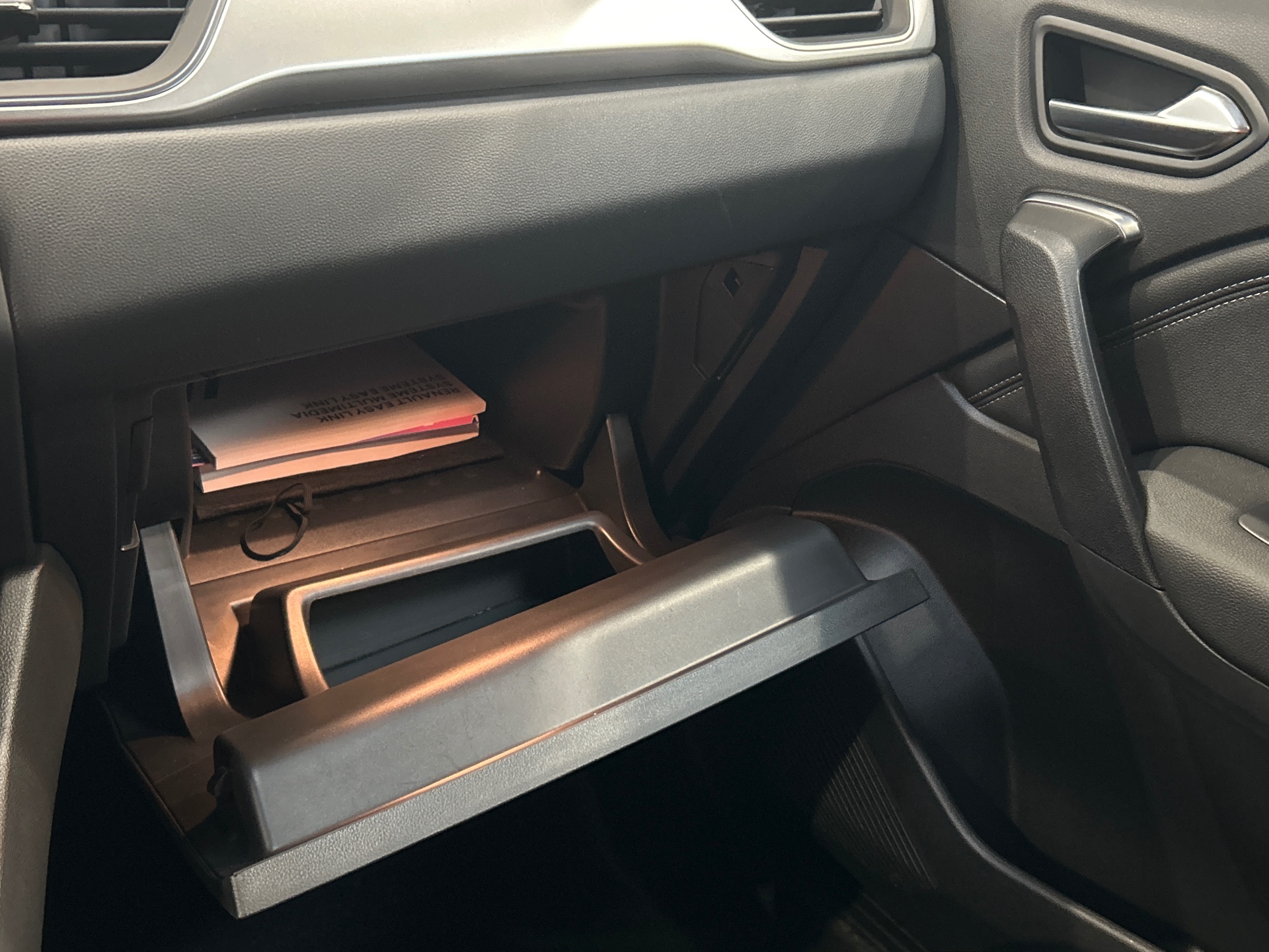 Photo 21 du véhicule RENAULT CAPTUR