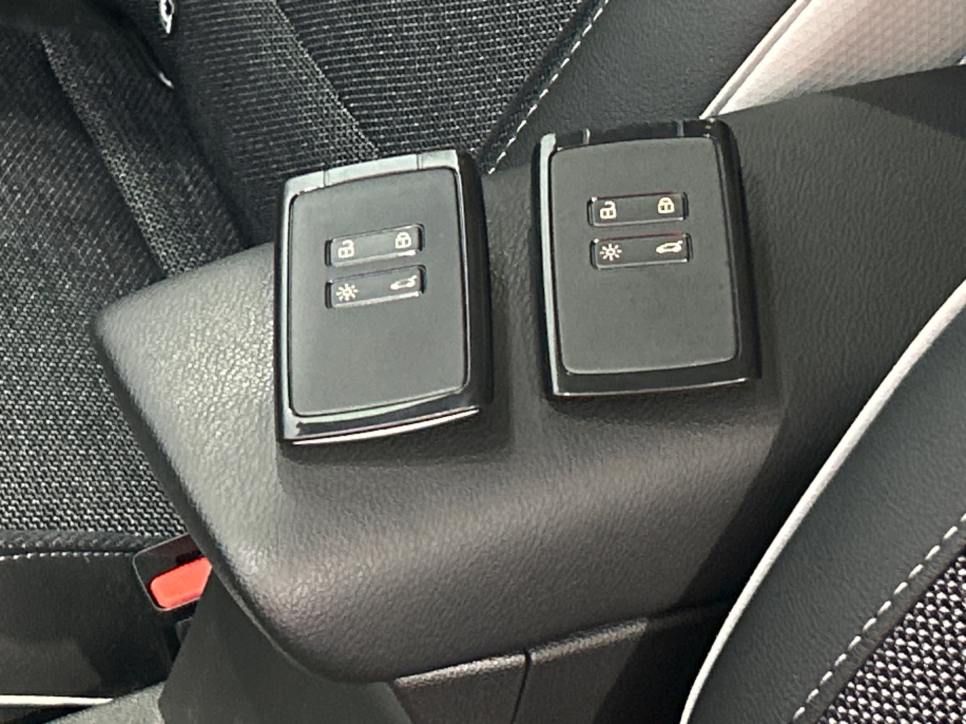 Photo 35 du véhicule RENAULT CAPTUR