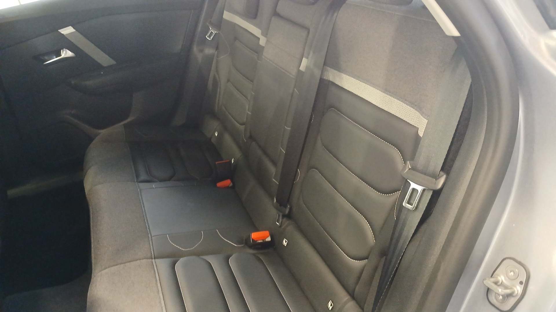 Photo 25 du véhicule CITROEN C4