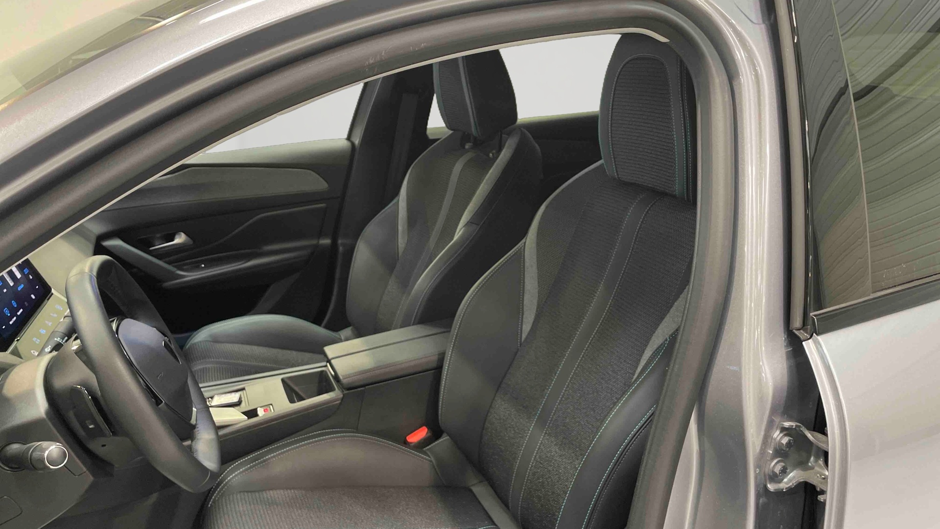 Photo 9 du véhicule PEUGEOT 308