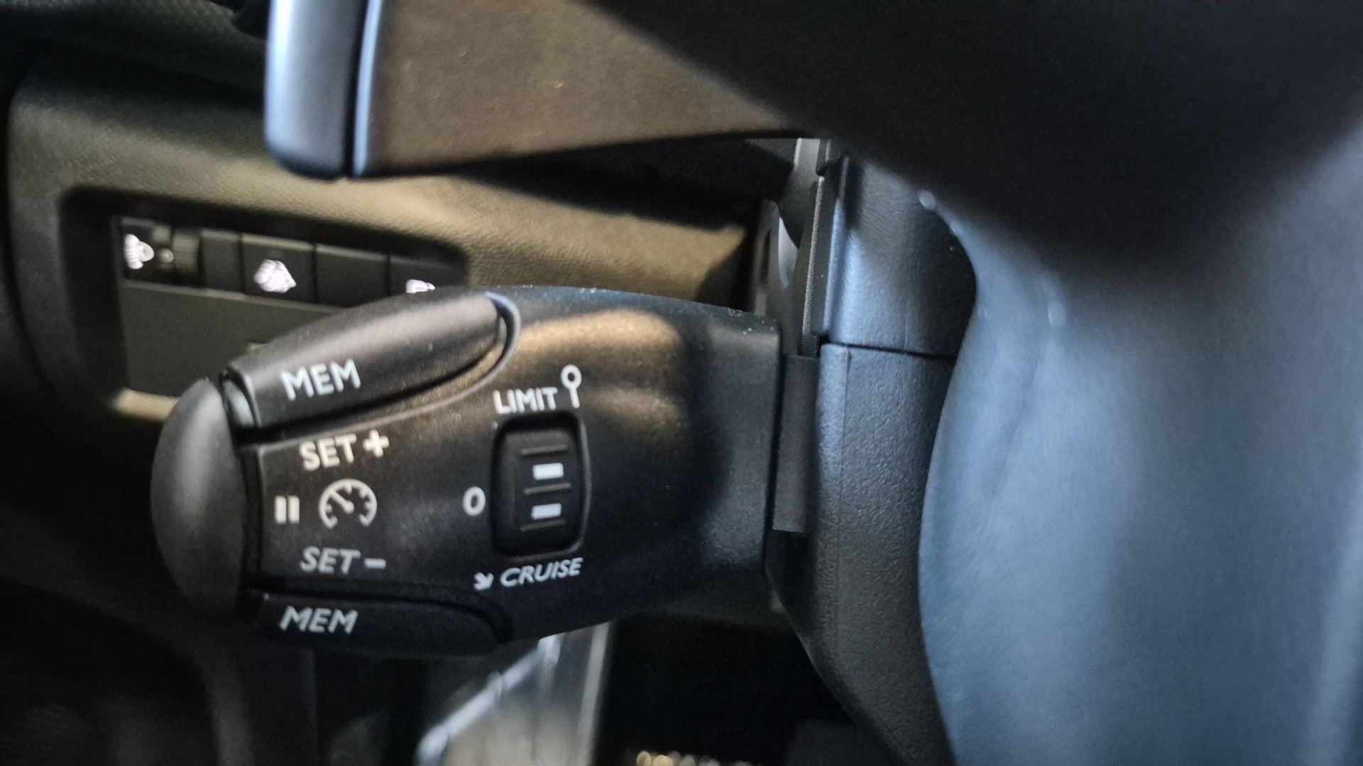Photo 17 du véhicule CITROEN C5 AIRCROSS