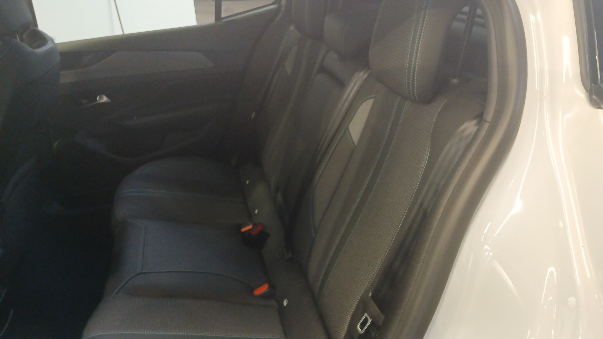 Photo 24 du véhicule PEUGEOT 408