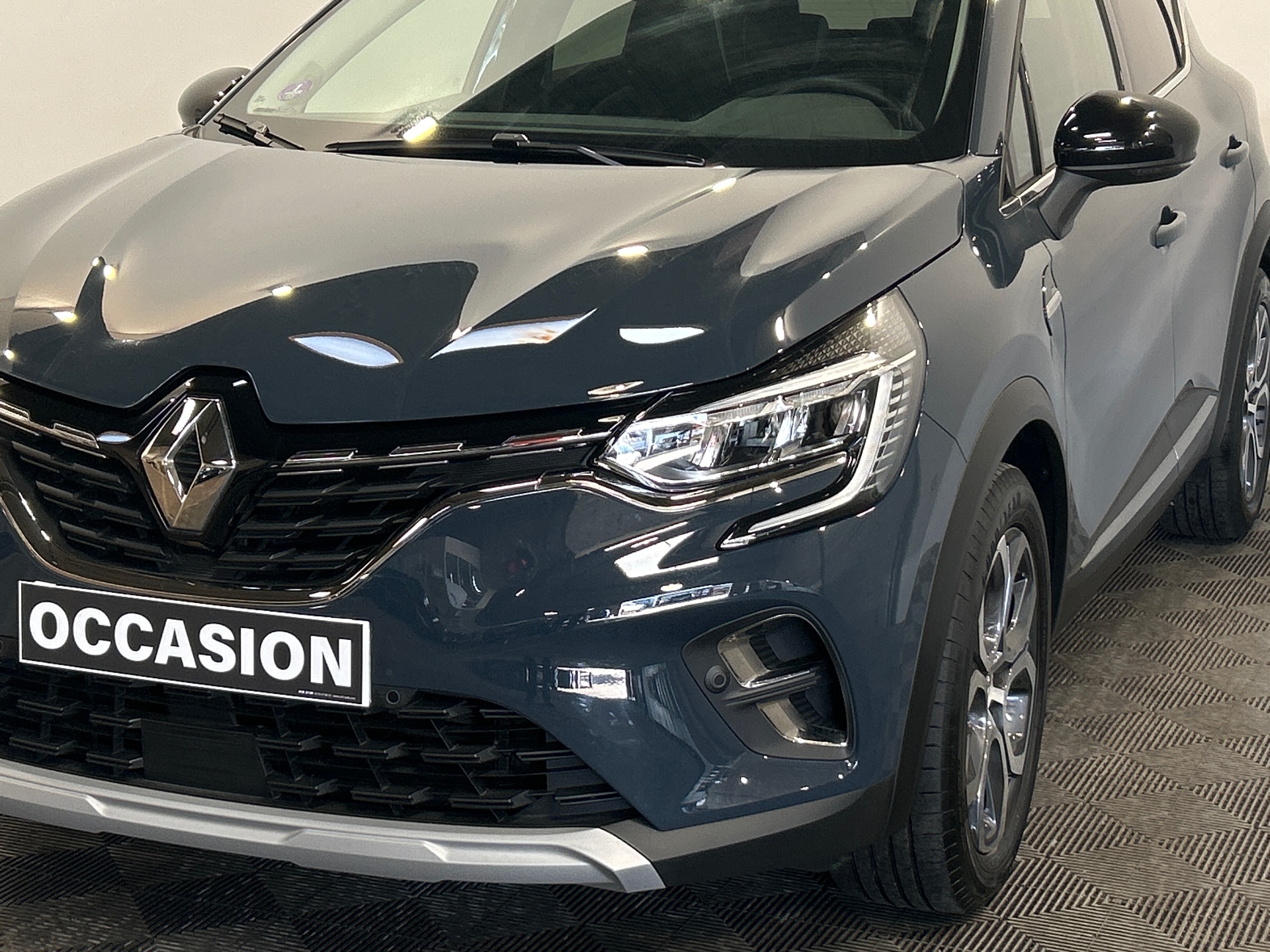 Photo 6 du véhicule RENAULT CAPTUR