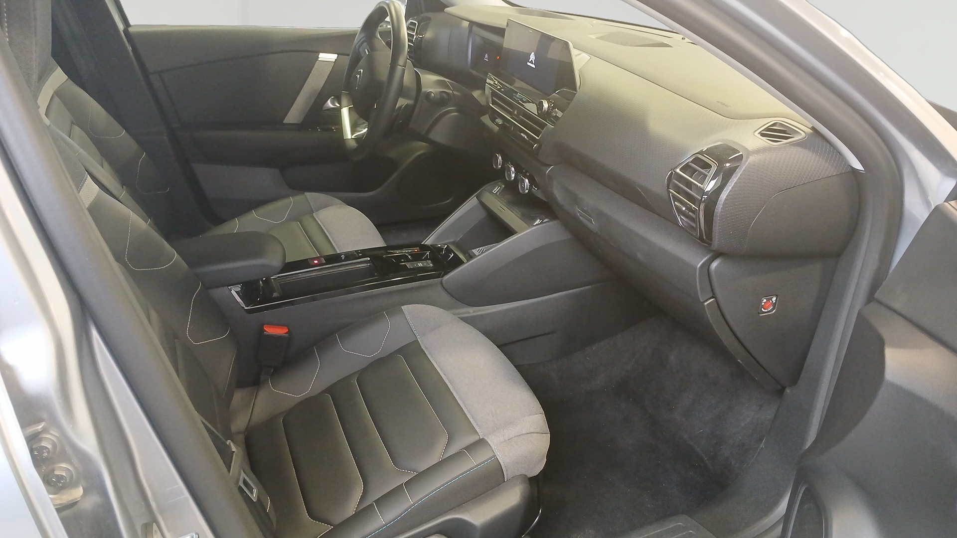 Photo 10 du véhicule CITROEN C4