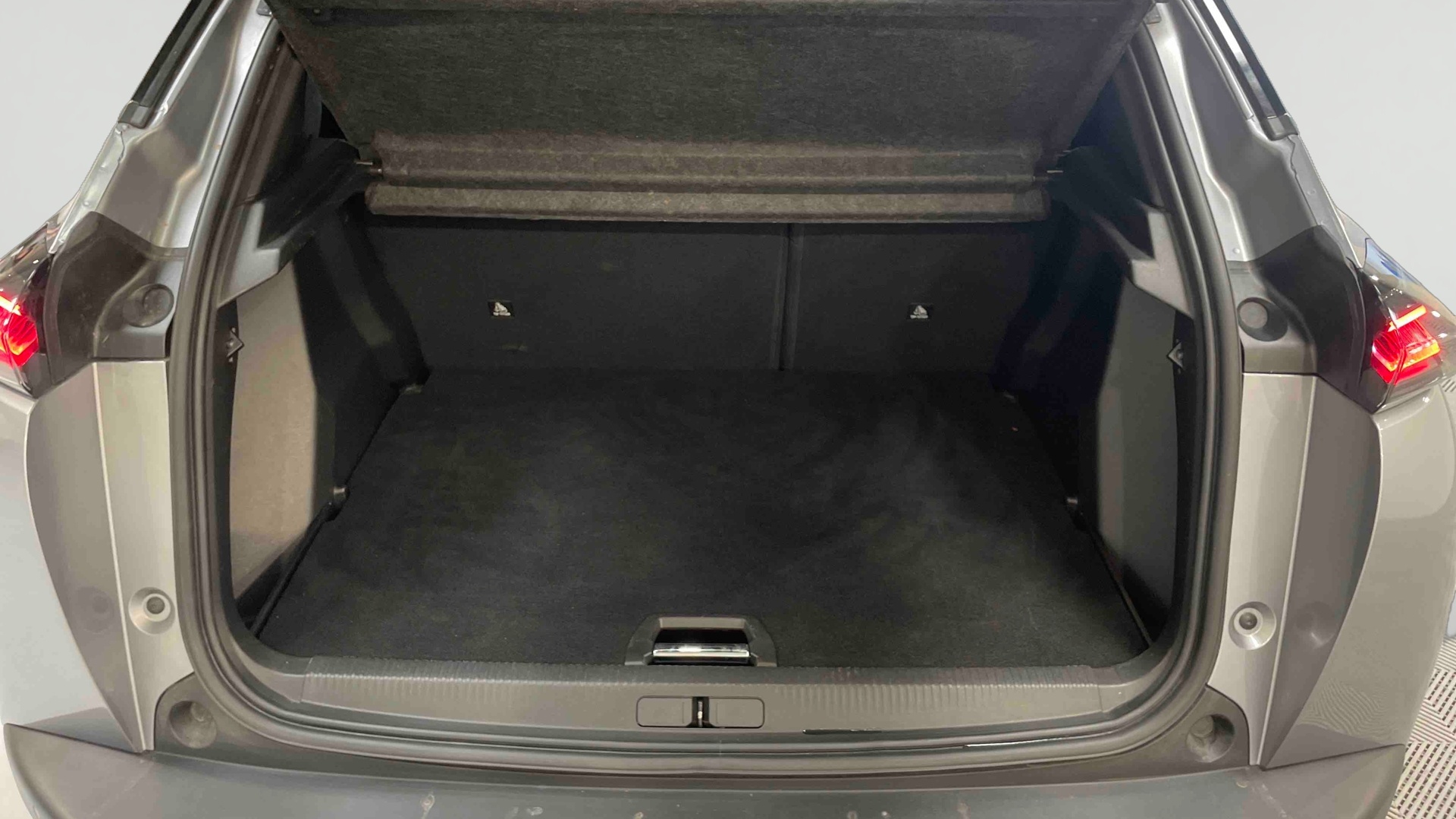 Photo 37 du véhicule PEUGEOT 2008