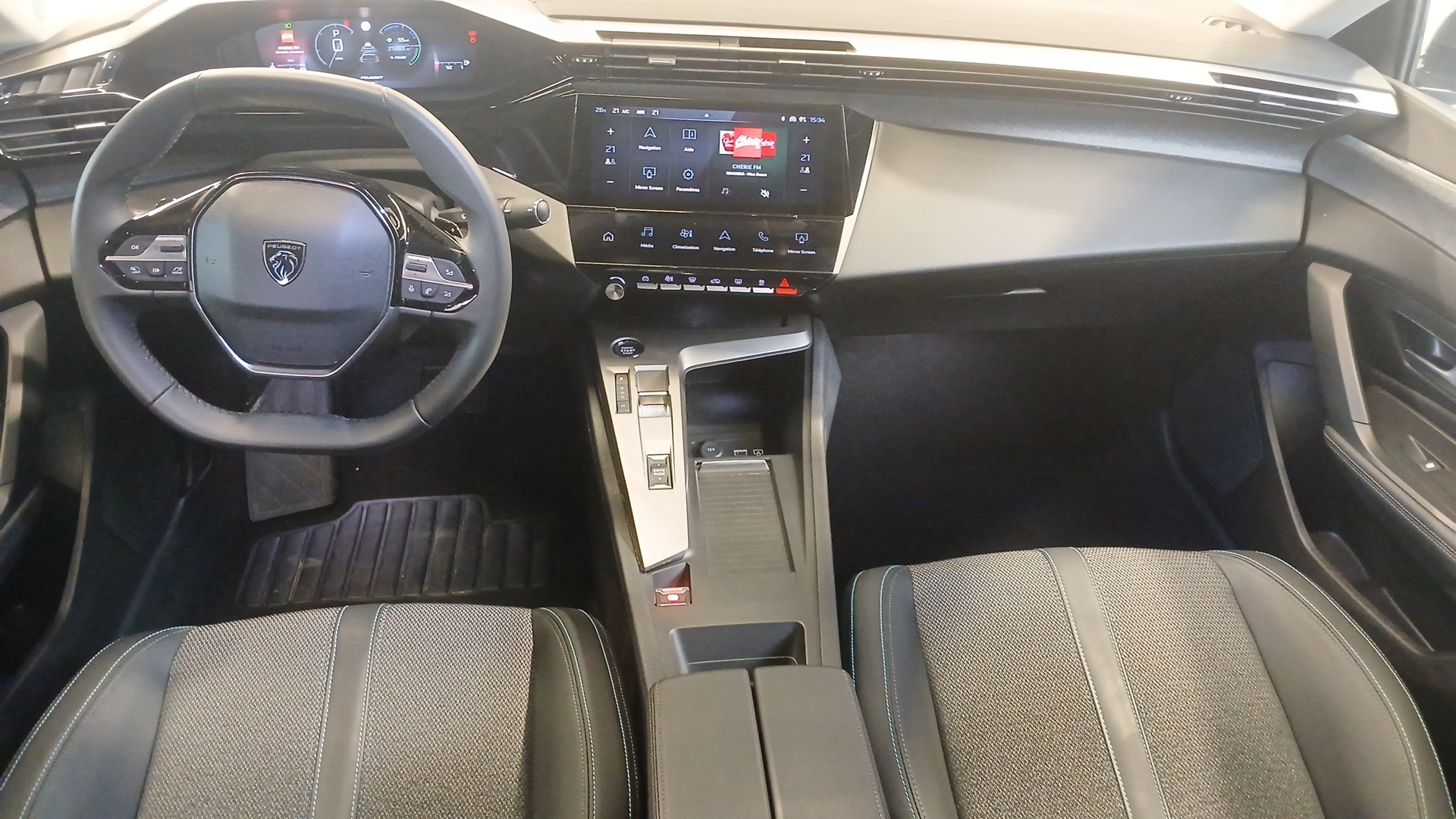 Photo 26 du véhicule PEUGEOT 408
