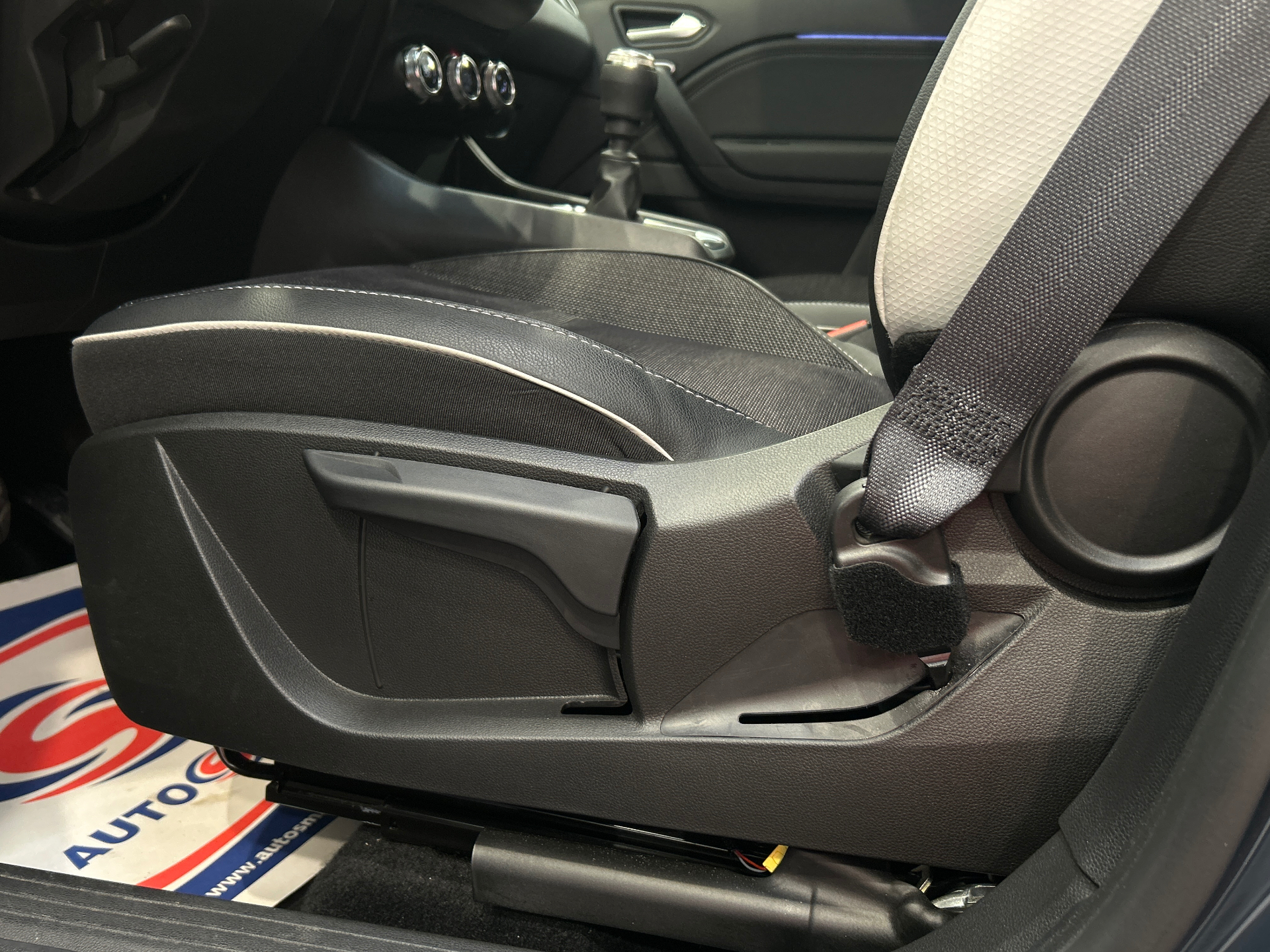 Photo 30 du véhicule RENAULT CAPTUR