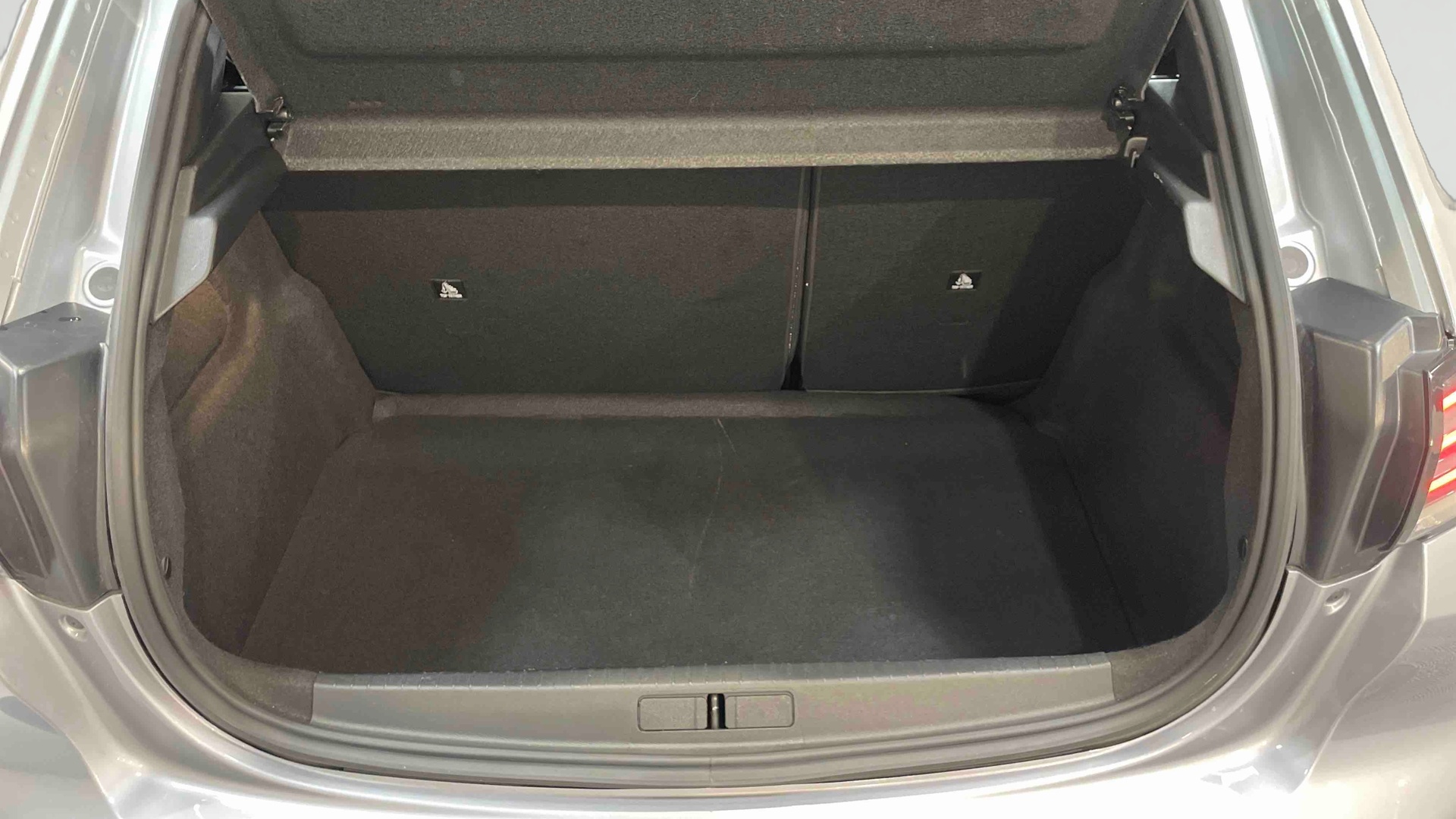 Photo 31 du véhicule PEUGEOT 208