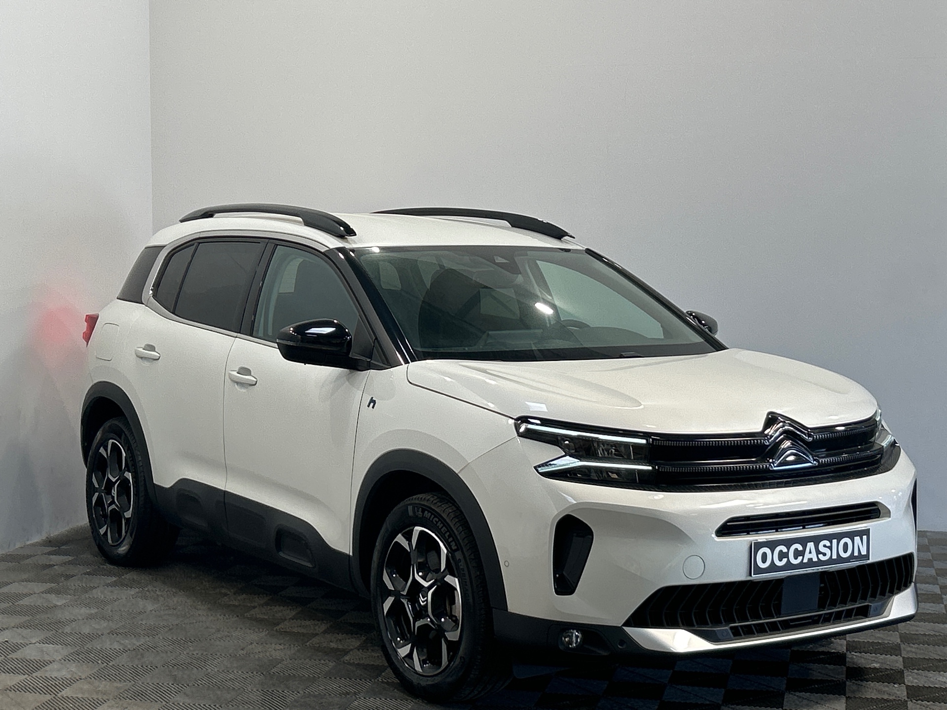 Photo 2 du véhicule CITROEN C5 AIRCROSS
