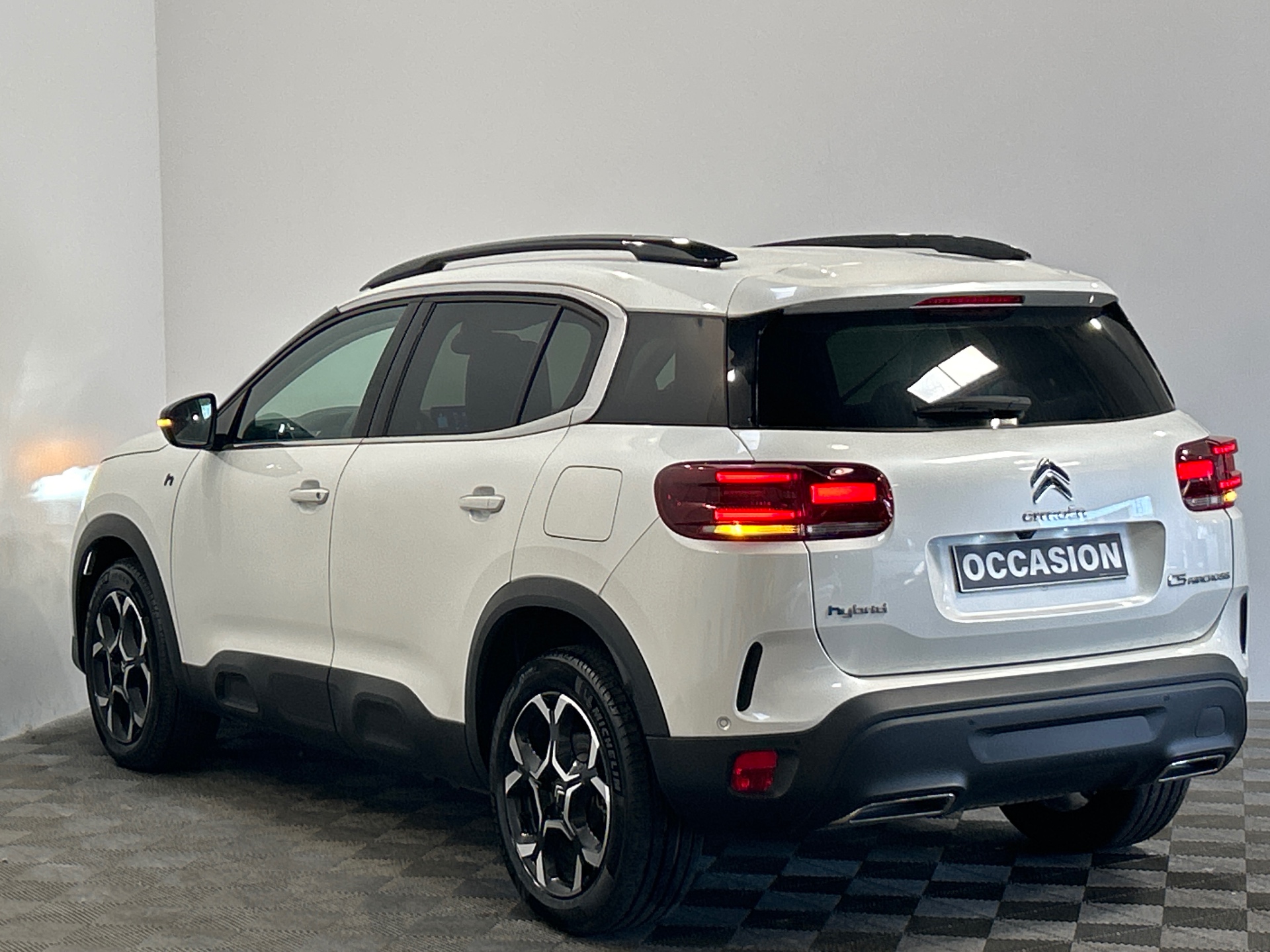 Photo 4 du véhicule CITROEN C5 AIRCROSS