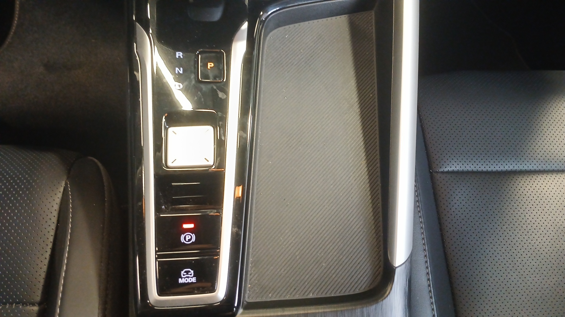 Photo 12 du véhicule MG ZS
