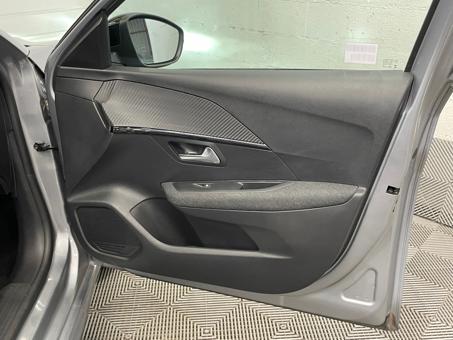 Photo 25 du véhicule PEUGEOT 208