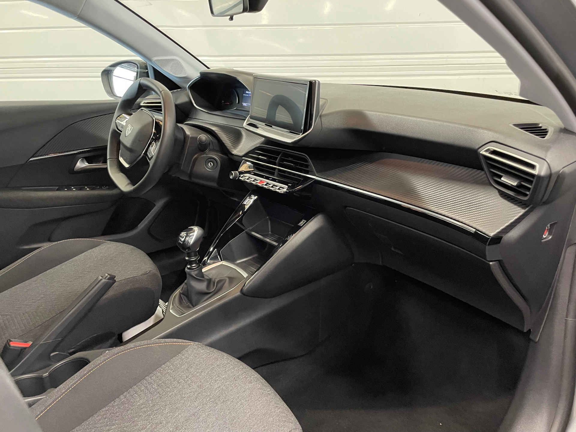 Photo 9 du véhicule PEUGEOT 208