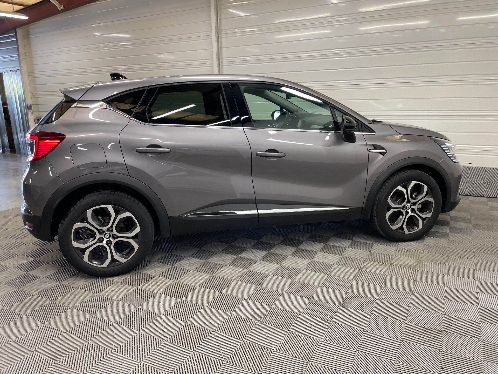 Photo 5 du véhicule RENAULT CAPTUR