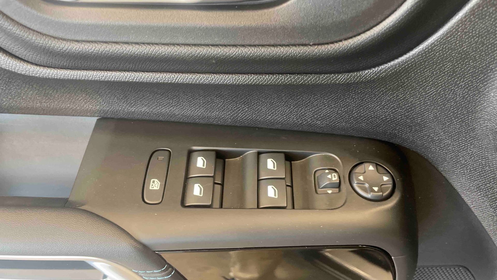 Photo 15 du véhicule CITROEN C5 AIRCROSS