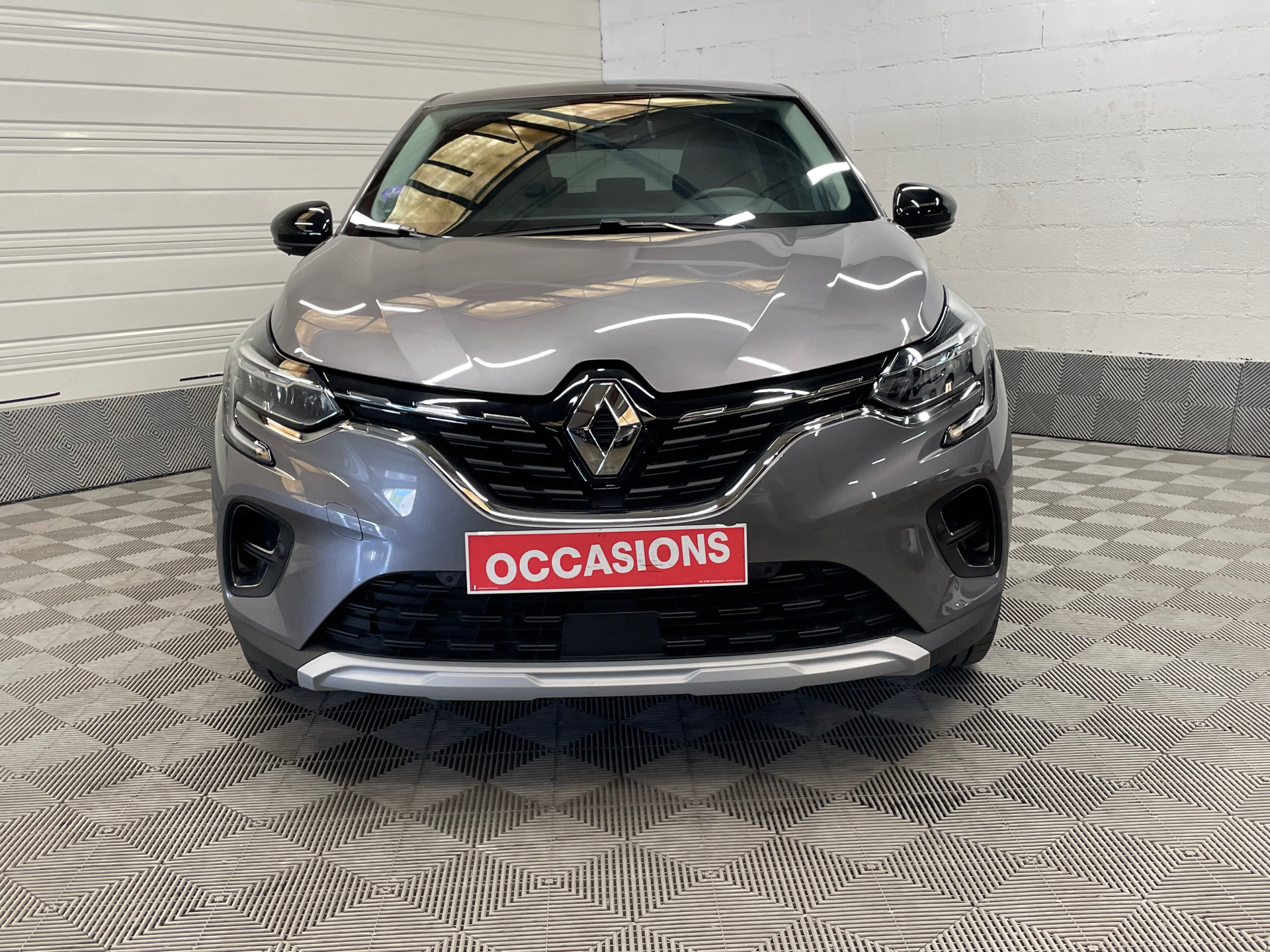 Photo 2 du véhicule RENAULT CAPTUR