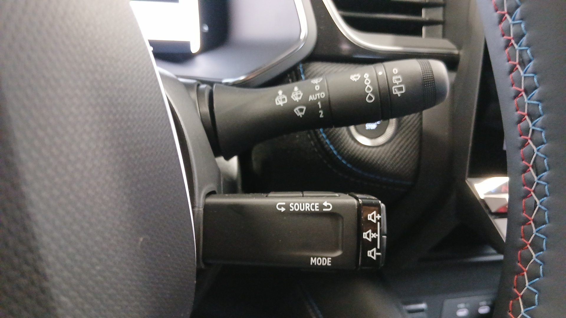 Photo 20 du véhicule RENAULT CAPTUR
