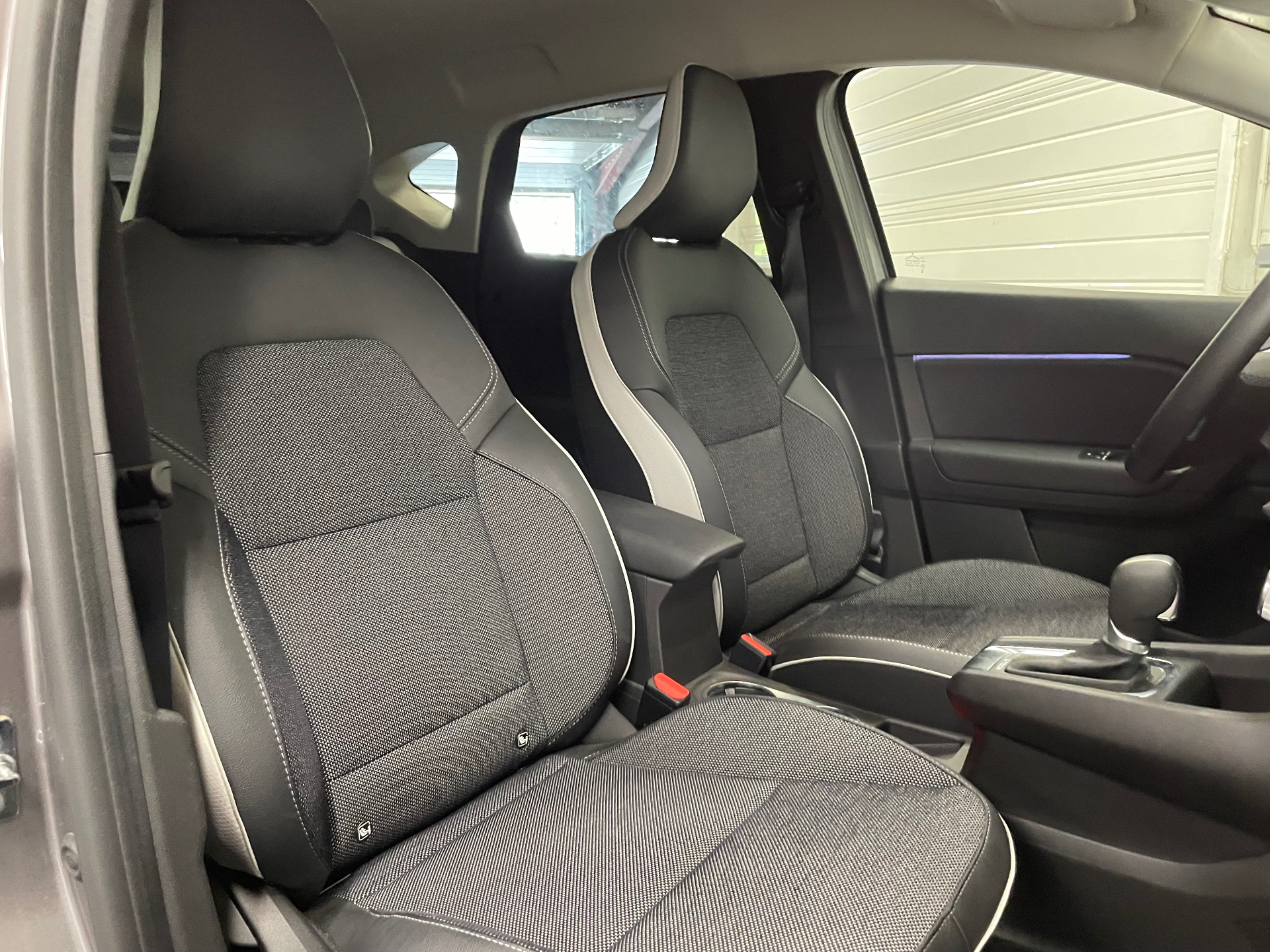 Photo 11 du véhicule RENAULT CAPTUR