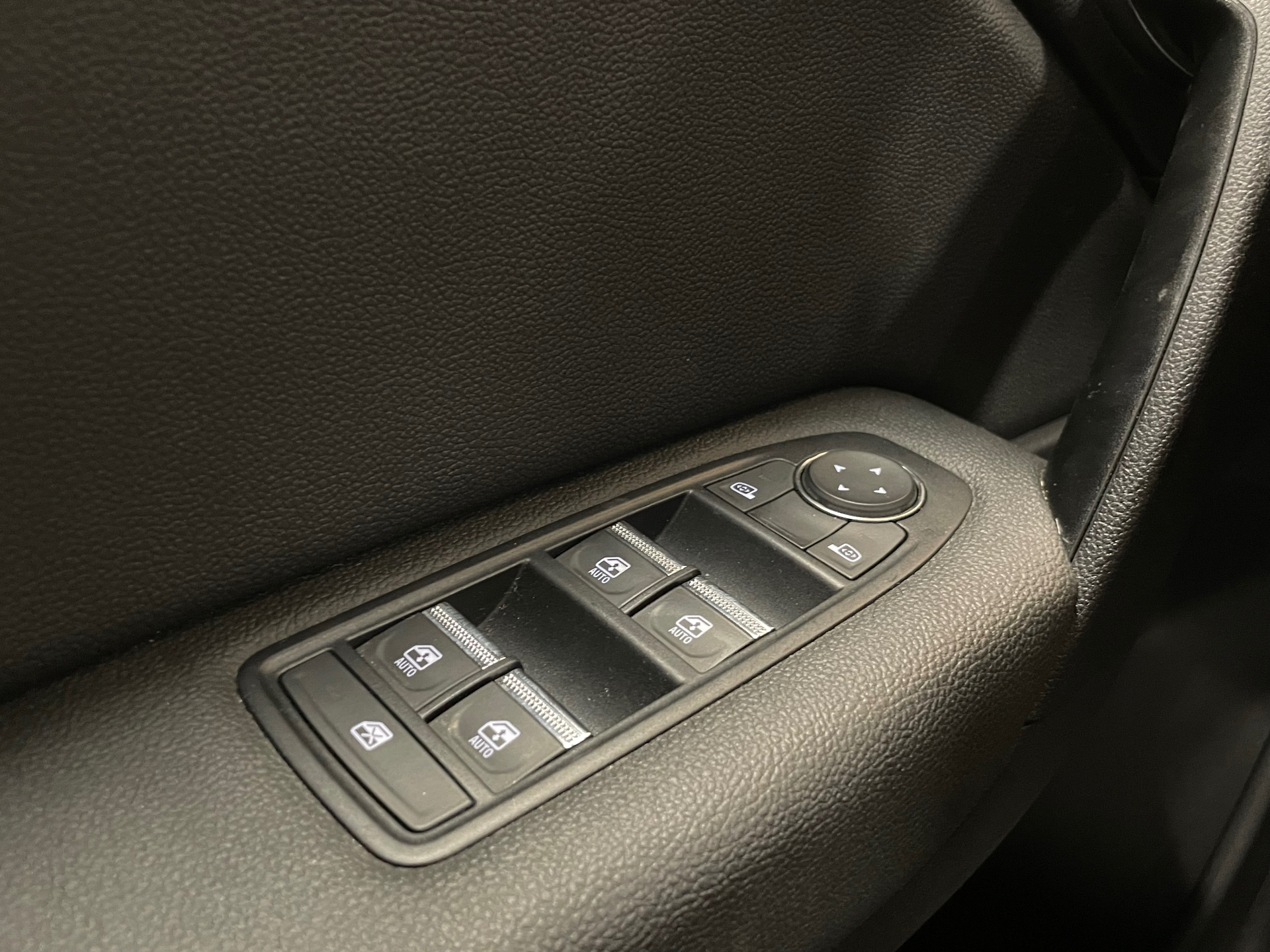 Photo 17 du véhicule RENAULT CAPTUR