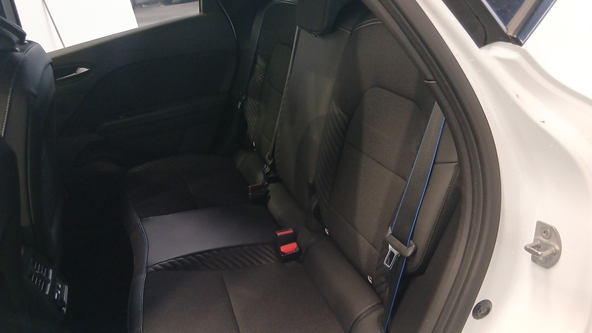 Photo 26 du véhicule RENAULT CAPTUR