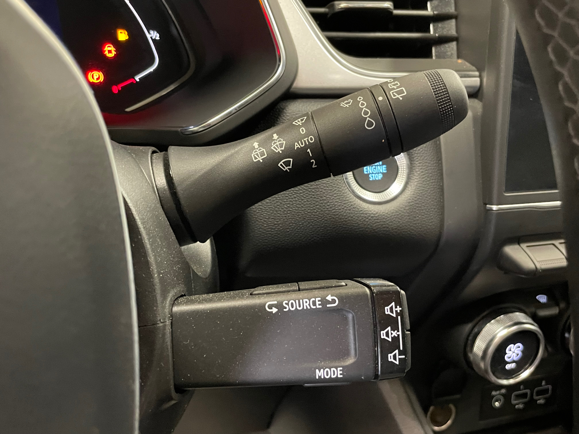 Photo 22 du véhicule RENAULT CAPTUR