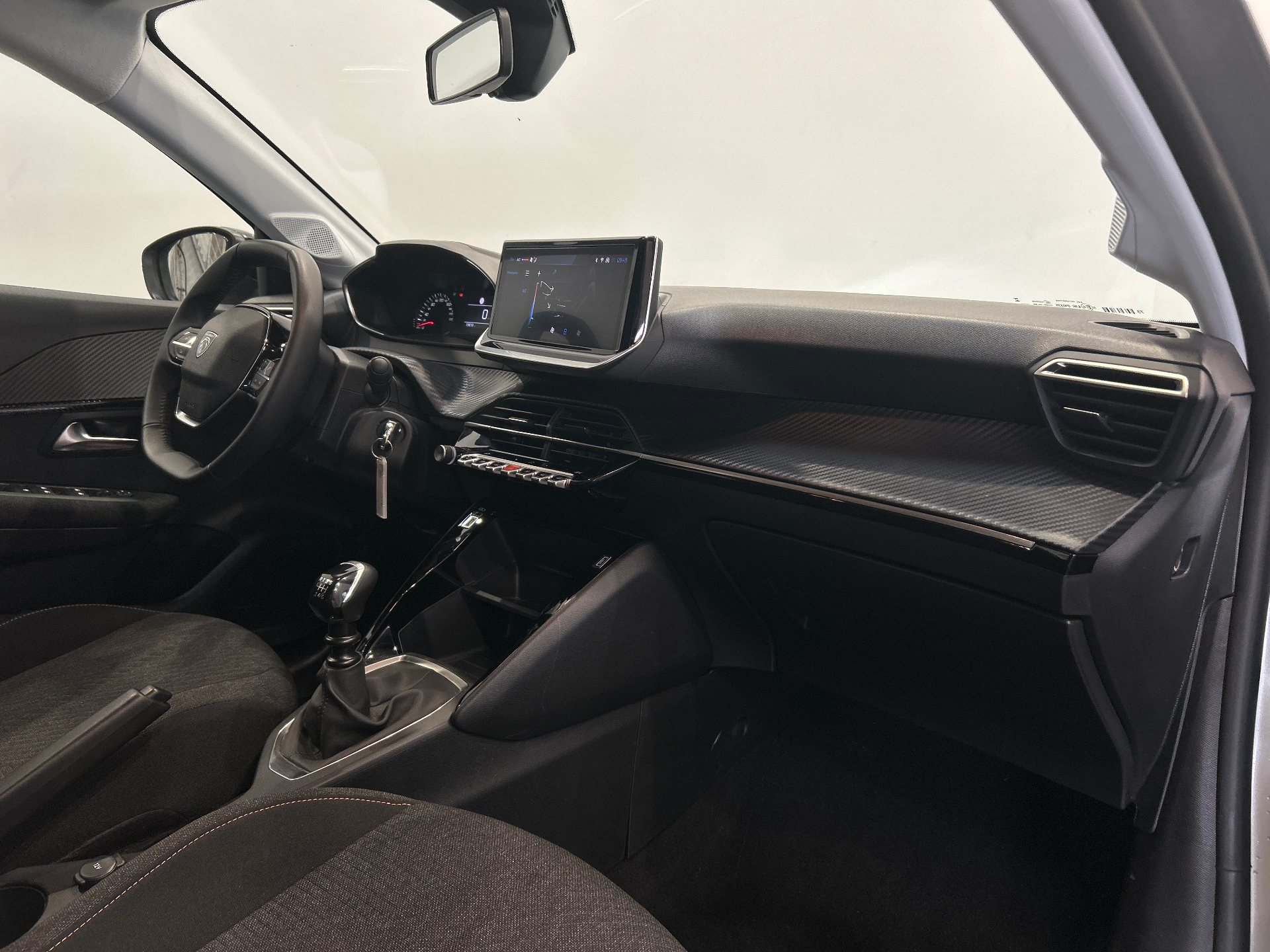 Photo 21 du véhicule PEUGEOT 208