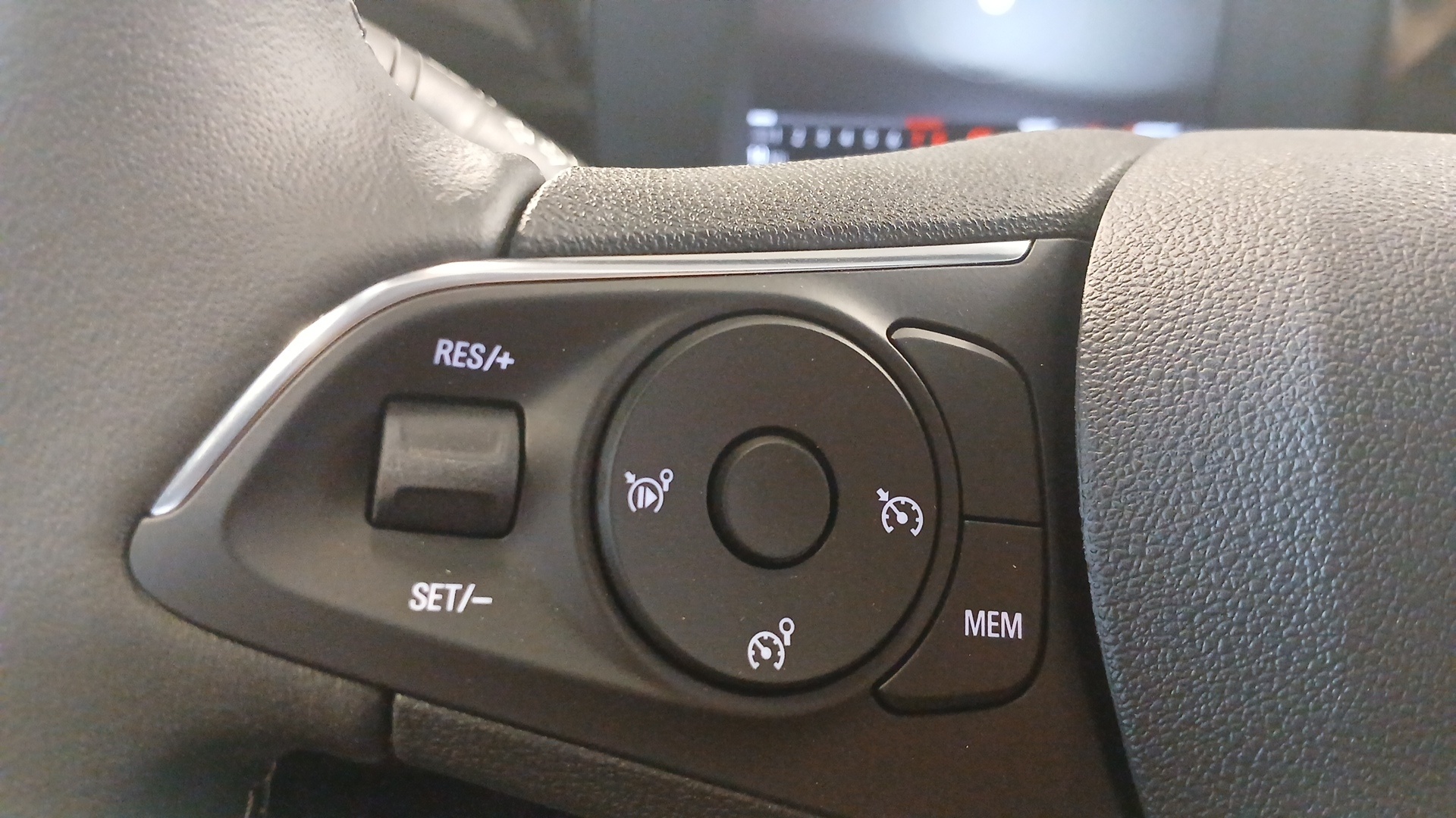 Photo 14 du véhicule OPEL MOKKA
