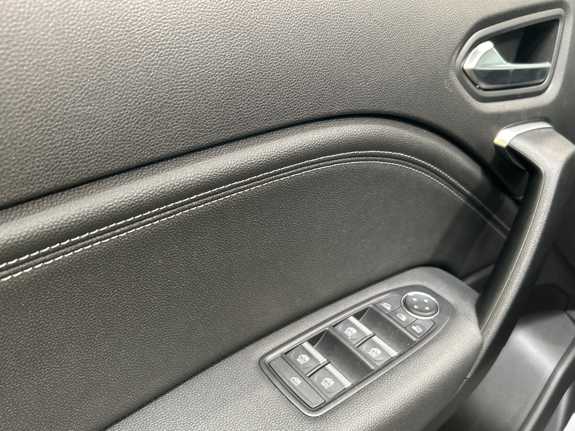 Photo 30 du véhicule RENAULT CAPTUR