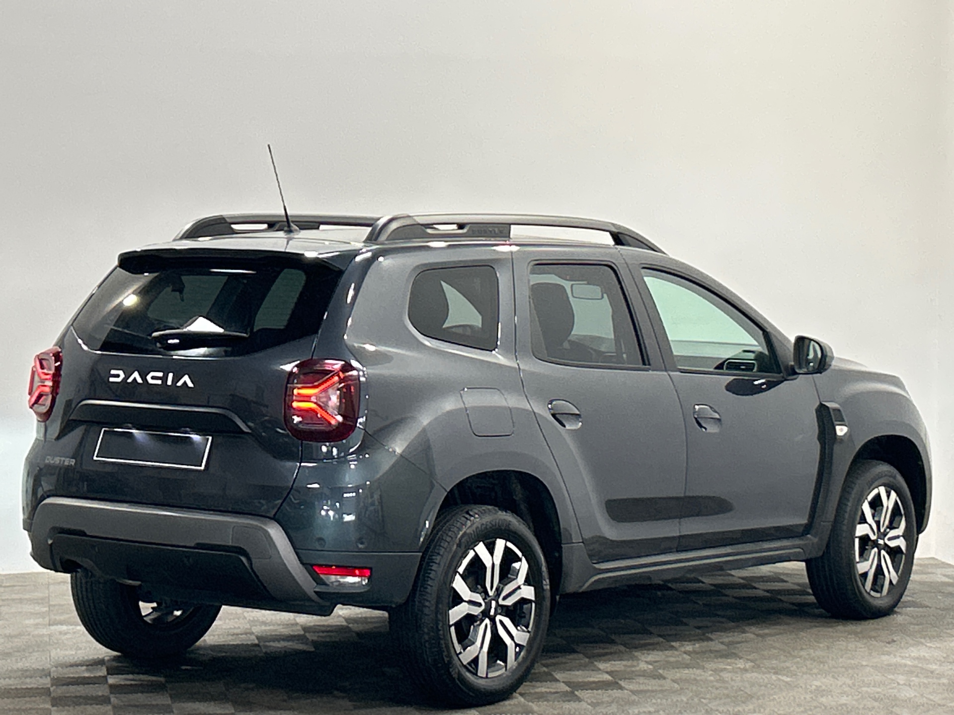 Photo 3 du véhicule DACIA DUSTER