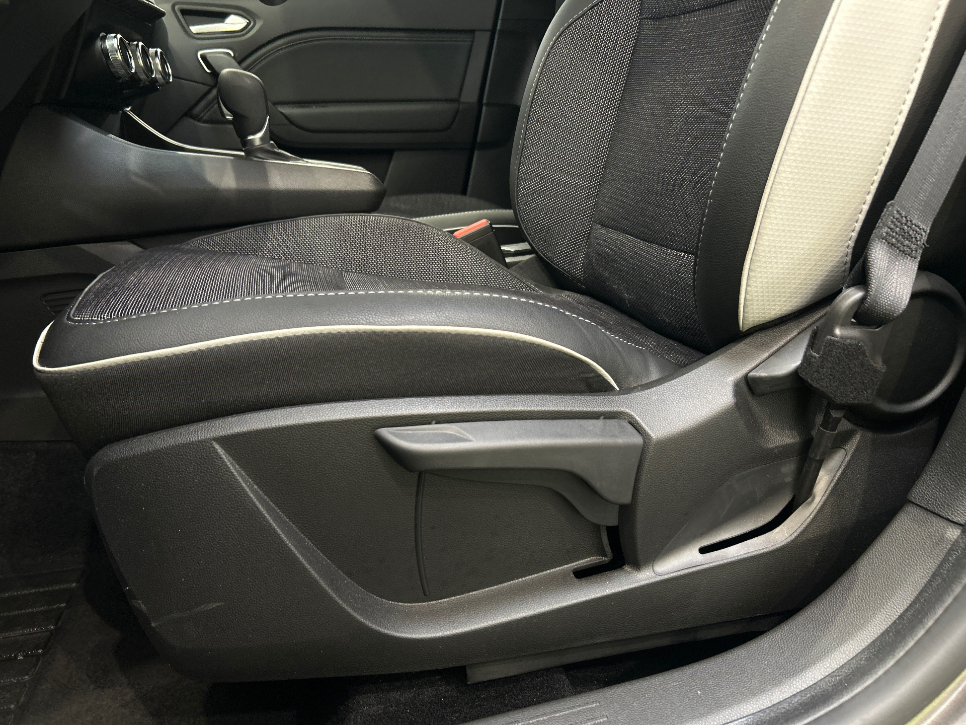Photo 32 du véhicule RENAULT CAPTUR