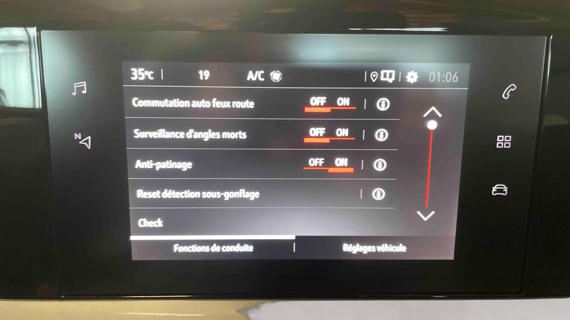Photo 17 du véhicule OPEL MOKKA